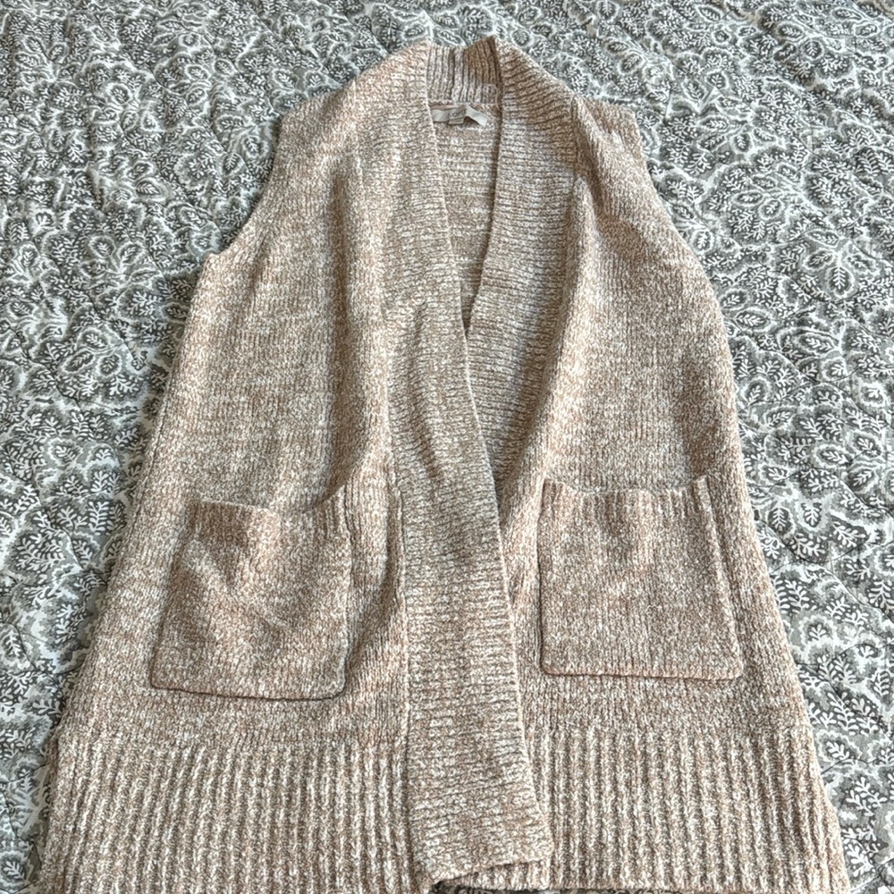 LOFT sleeveless cardigan. Women’s size M.